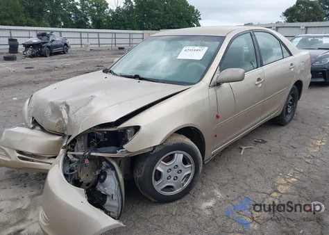 2002 Toyota Camry Le V6 z USA, uszkodzony, nr VIN 4T1BF32K12U010776